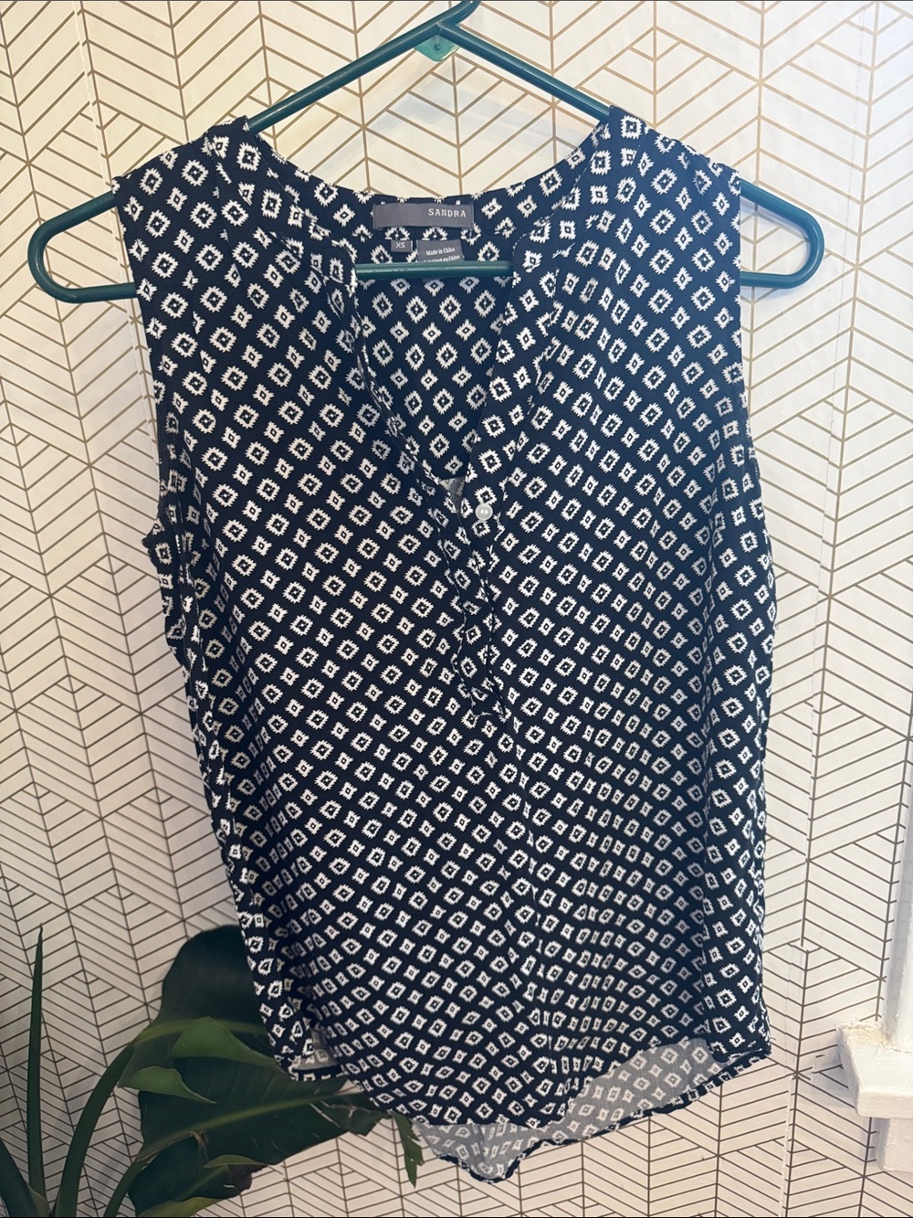 Sandra Black and White Geo Print Sleeveless Blouse